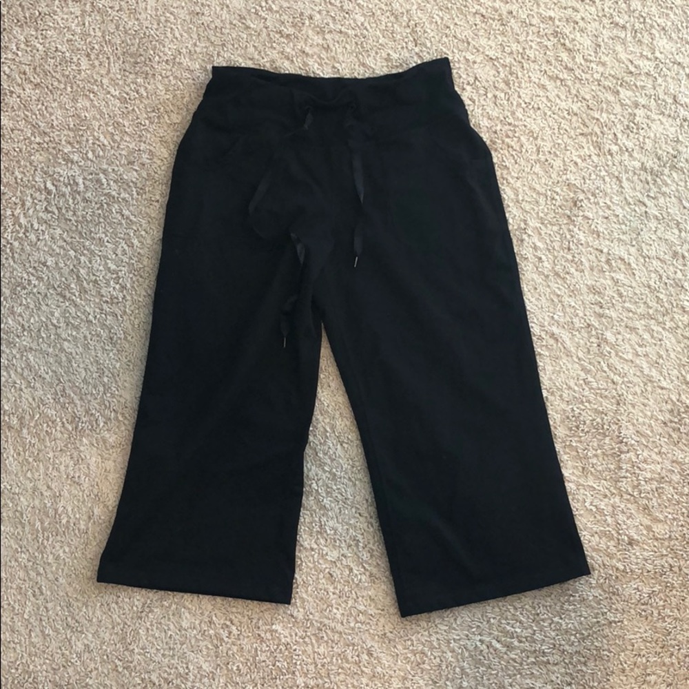 Zella wide leg crop. Size 4